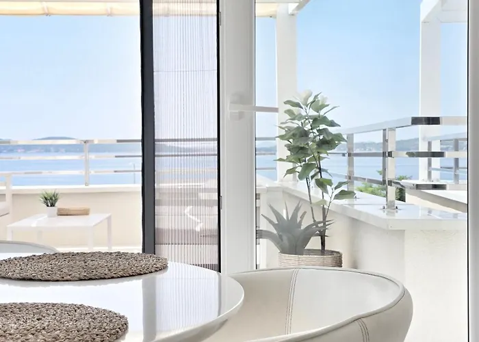 Lägenhet Seahouse By Jelena *