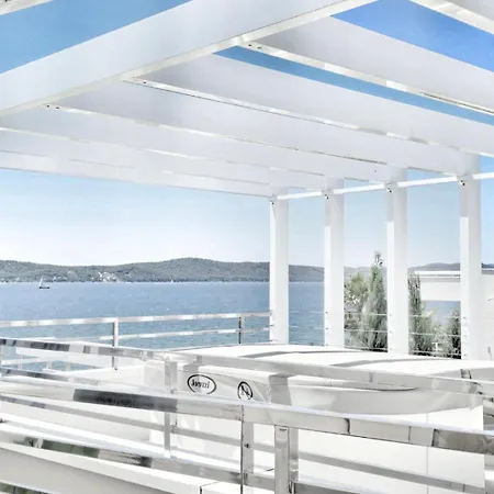 Seahouse By Jelena *